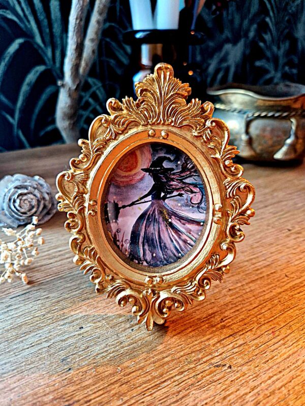 Miniature doré "La gardienne des terres"