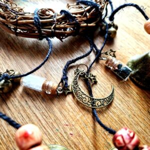 Amulette « Pierres précieuses »