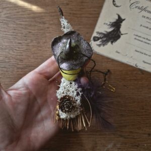 Sorcières à suspendre